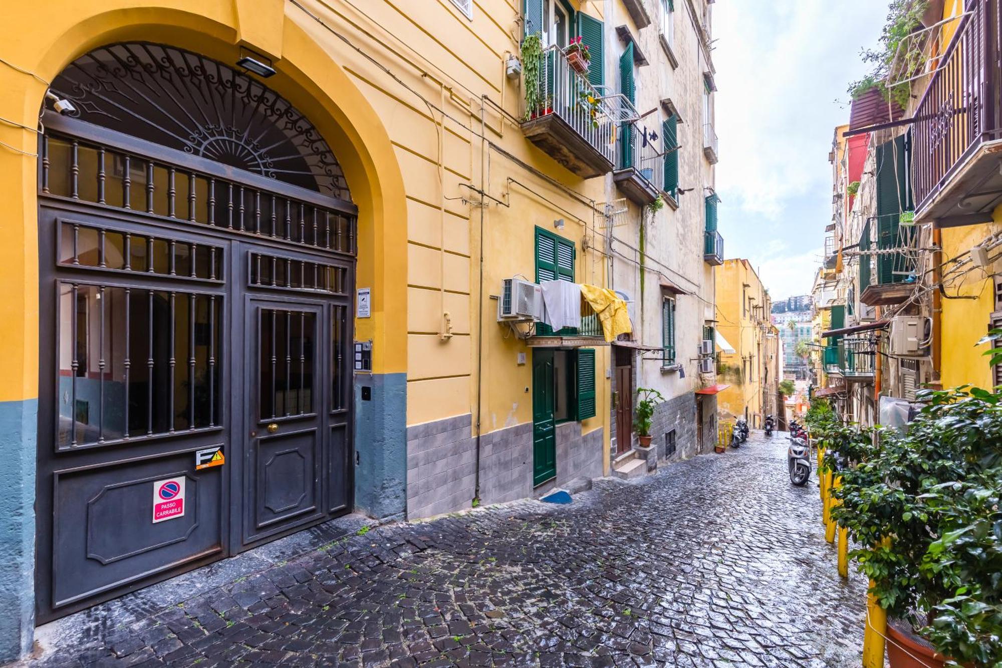 B&B Civico 33 Naples Exterior photo